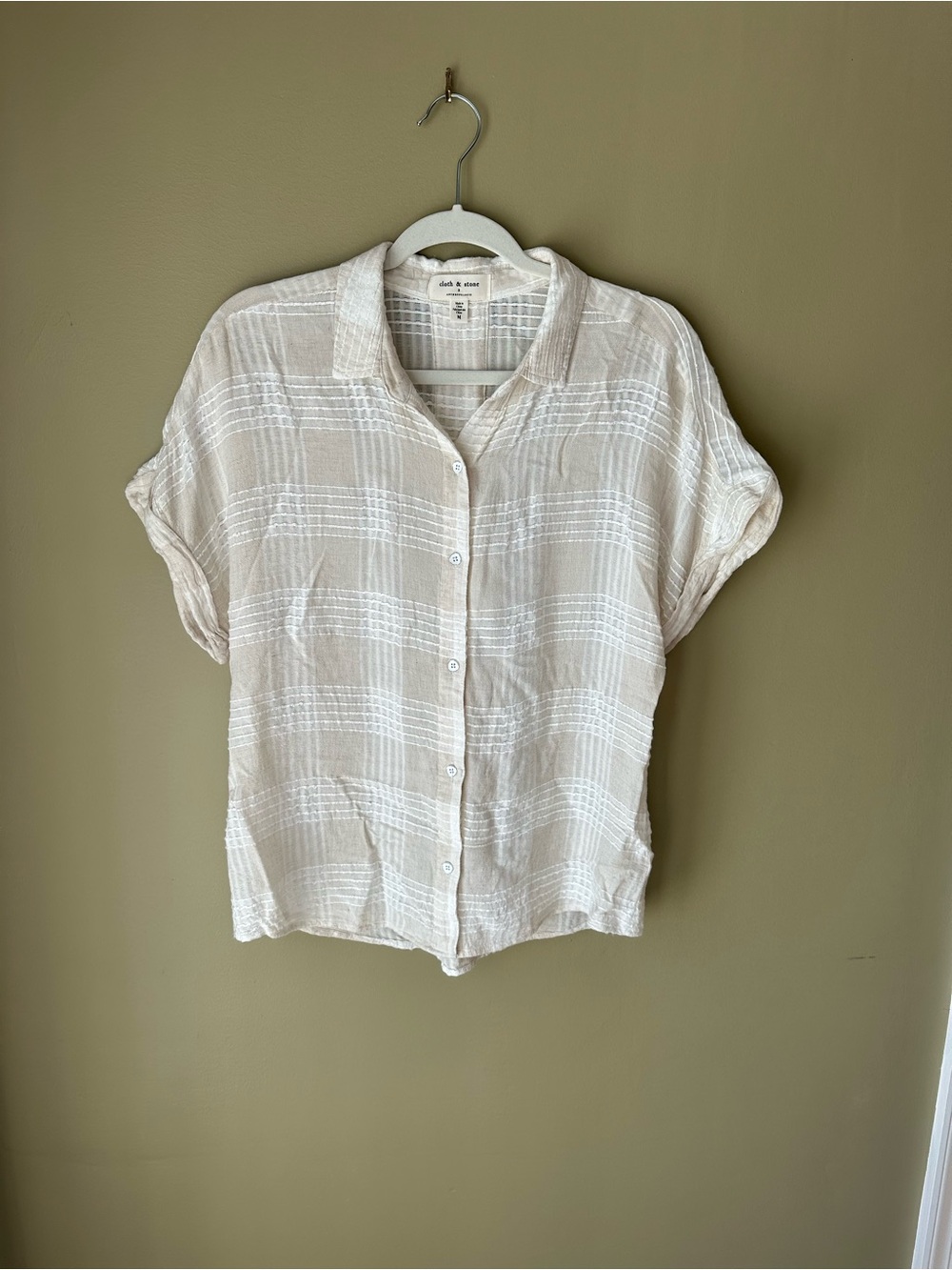 Cloth and Stone Lightweight Button-Up Plaid Top in Cream and White